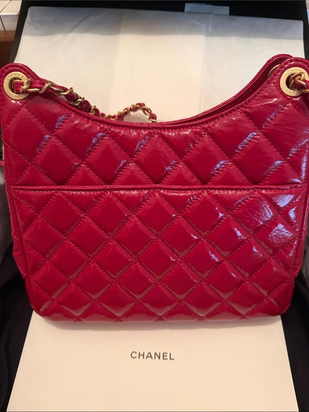CHANEL Quilted Patent Leather Shoulder Bag in Bright Red with Gold Hardware - Picture 5 of 8